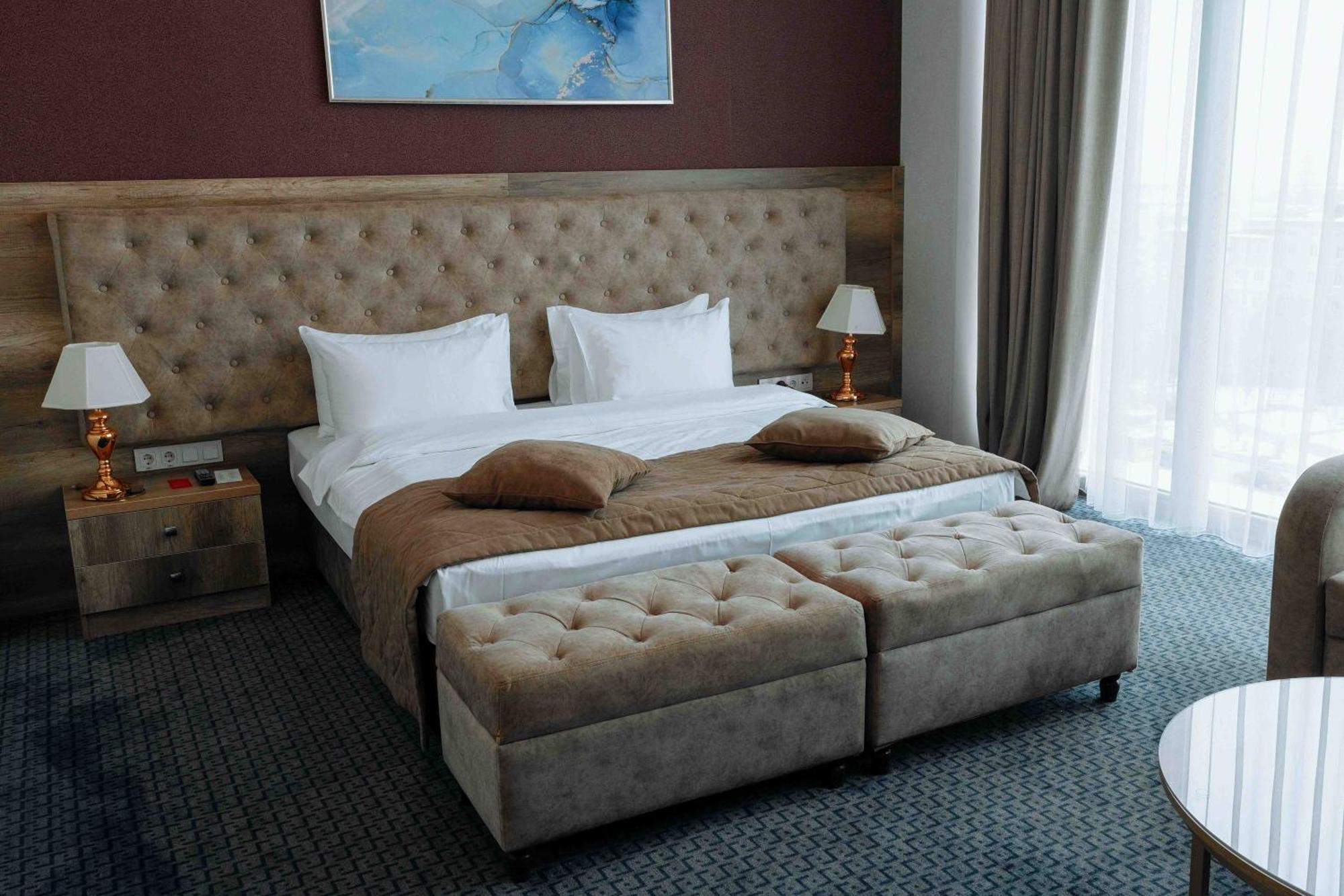 Ramada By Wyndham Shymkent Hotel Eksteriør billede