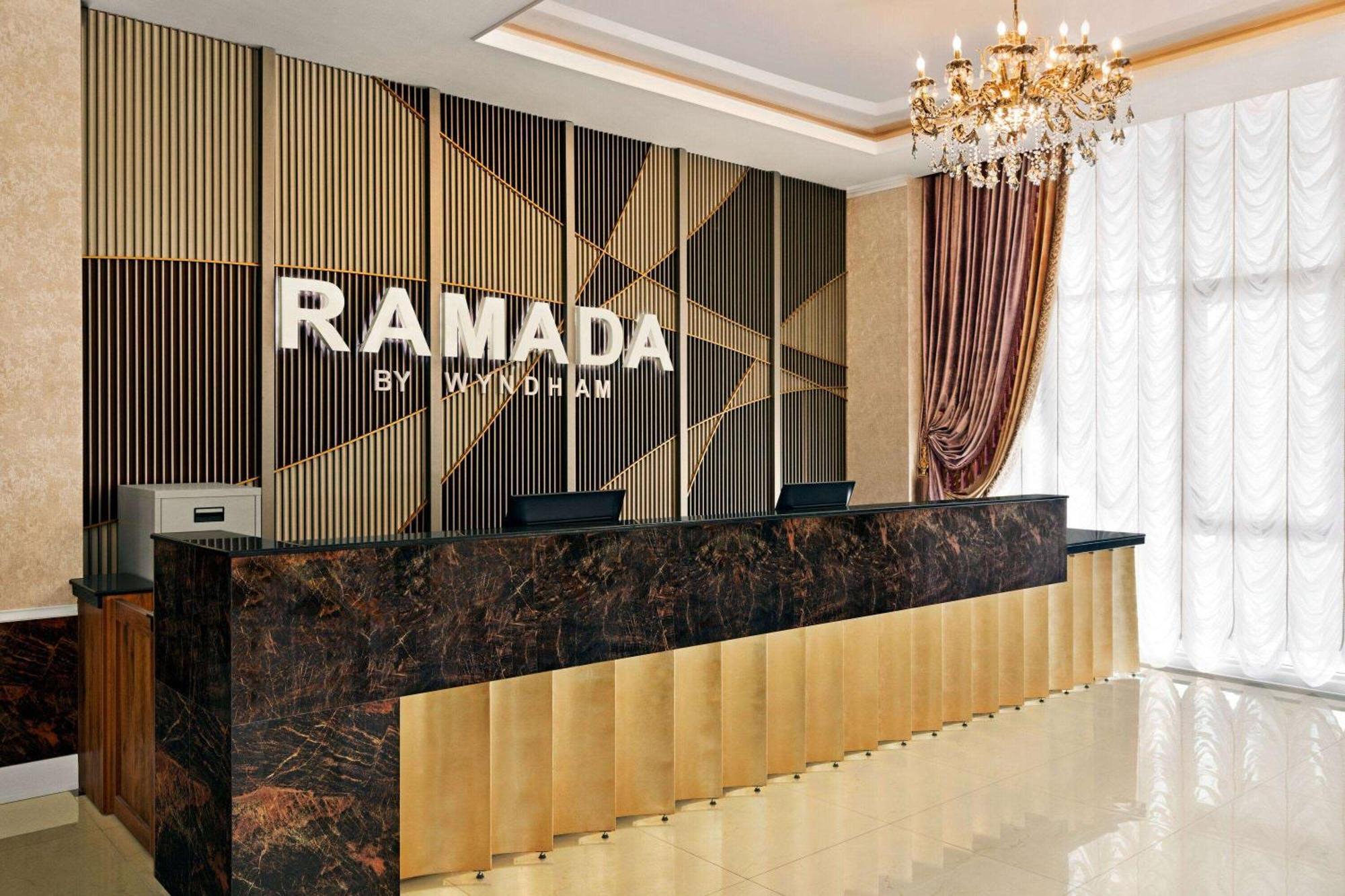 Ramada By Wyndham Shymkent Hotel Eksteriør billede
