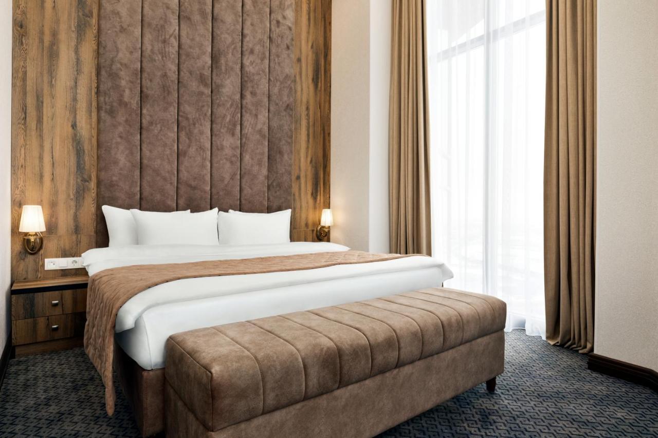 Ramada By Wyndham Shymkent Hotel Eksteriør billede