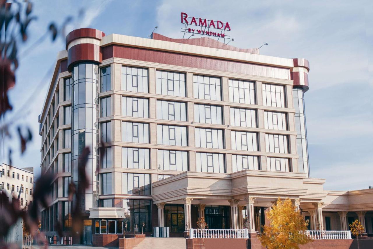 Ramada By Wyndham Shymkent Hotel Eksteriør billede